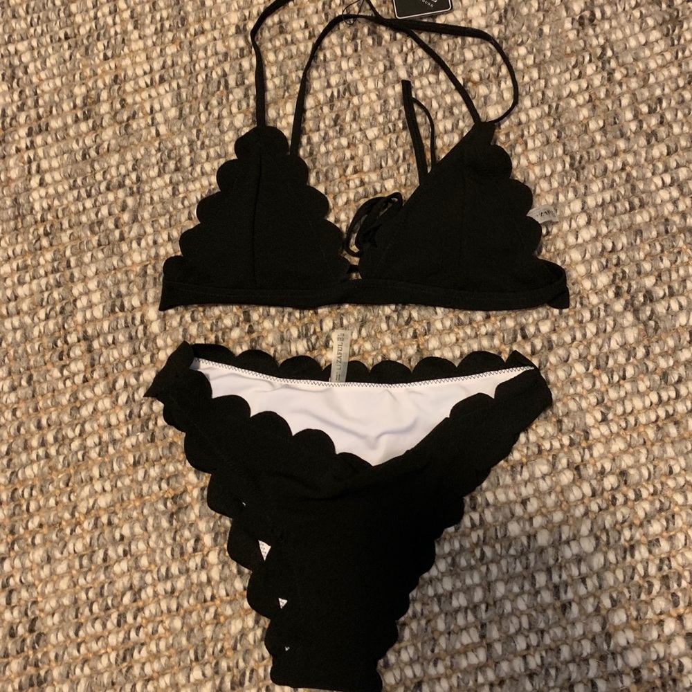 Black scalloped bikini